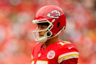 Patrick Mahomes Gives Up After Chiefs QB’s Blunt Message to Locker Room Patrick Mahomes looked like a man running out of answers as the quarterback sent a message to the locker room. Aryan Mamtani 6 h