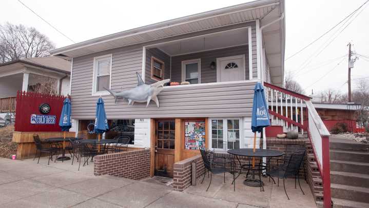 This hole in the wall restaurant marks 15 years in Louisville