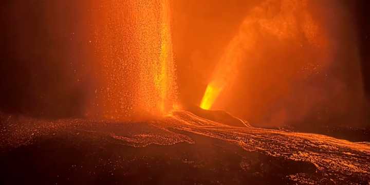 Lava shoots nearly 1,500 feet high during Kilauea Volcano's explosive 35th episode