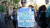 "Han decidido jugar por fuera de la democracia": Milei suspendió otra vez el financiamiento universitario