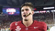 Alabama lights up Tennessee for 4th straight win vs. ranked team