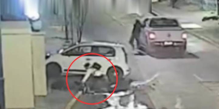 La Municipalidad de Córdoba suspendió la licencia del conductor que chocó dos veces a un auto e hirió a un bebé
