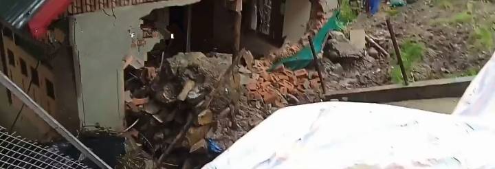 Massive Landslide Destroys Buildings along Jammu