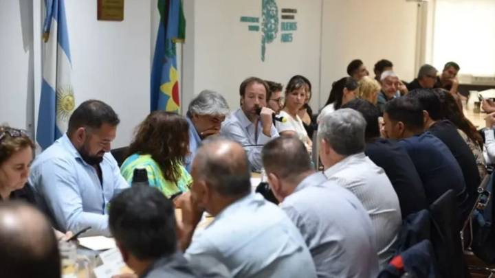 Estatales bonaerenses piden que el gobernador Kicillof reabra la paritaria salarial