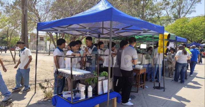 Primera feria de prácticas de los chicos de las Técnicas