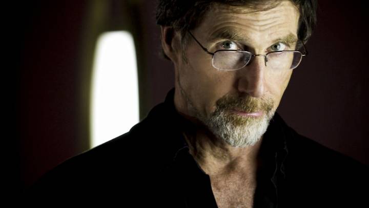 UT Dallas honors Momix founder Moses Pendleton for 45 years of dance innovation