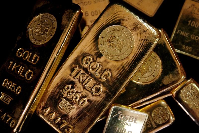 Annual 2026 gold price forecast tops $4,000/oz for first time: Reuters poll