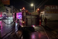 Camioneta de mercería arde en el Centro de Saltillo; sospechan incendio intencional