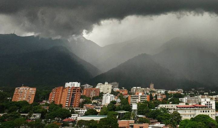 Tres ondas tropicales se acercan a Venezuela