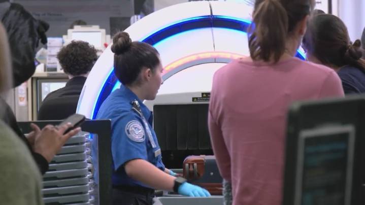 200+ federal employees at ALB receiving partial paychecks