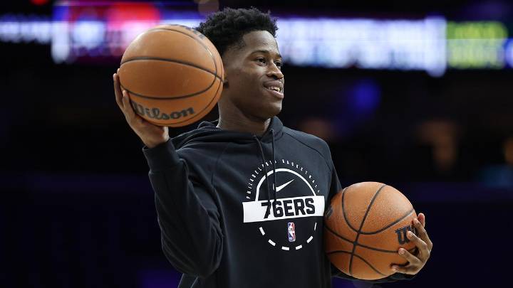 76ers’ VJ Edgecombe shows off insane athleticism with Paolo Banchero chasedown block
