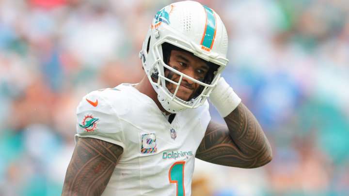 AFC East Quarterback Calls Out Teammates After Week 6 Loss