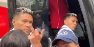 Teófilo Gutiérrez insultó e hizo gesto a periodista que lo abordó en la concentración del Junior en Barranquilla: “Sapo hp”