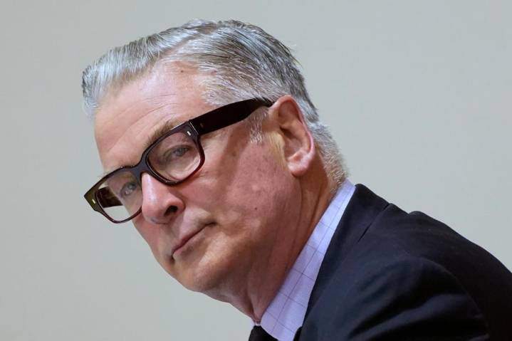 Video shows Alex Baldwin’s Range Rover crashing into a tree