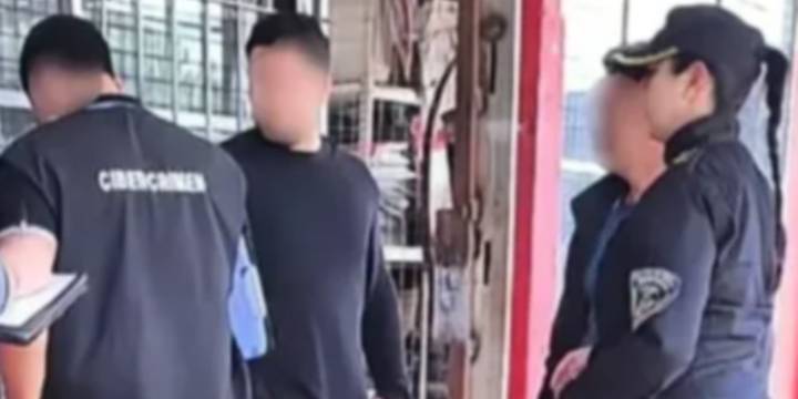 Detuvieron a un preceptor de un colegio de Misiones por acosar a dos alumnas por las redes sociales
