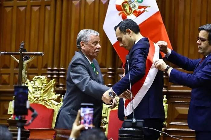 Perú: desplazaron a Boluarte y José Jerí asume la Presidencia