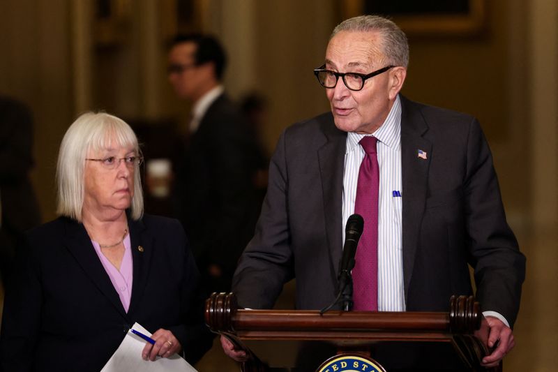 US Republicans, Democrats float new tactics amid government shutdown