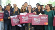 Azucena Cisneros reitera su apoyo al plan de Transporte Universitario en Ecatepec