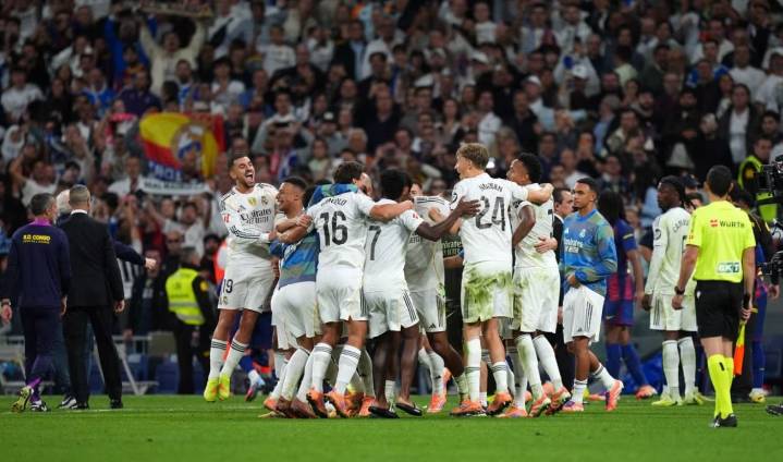 Real Madrid vence al Barcelona y amplía su ventaja en LaLiga
