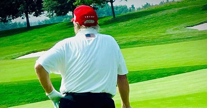 Trump Heads to Golf Course Amid Government Shutdown