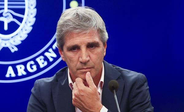 En medio de la crisis, Caputo negó "cambios" al esquema de bandas
