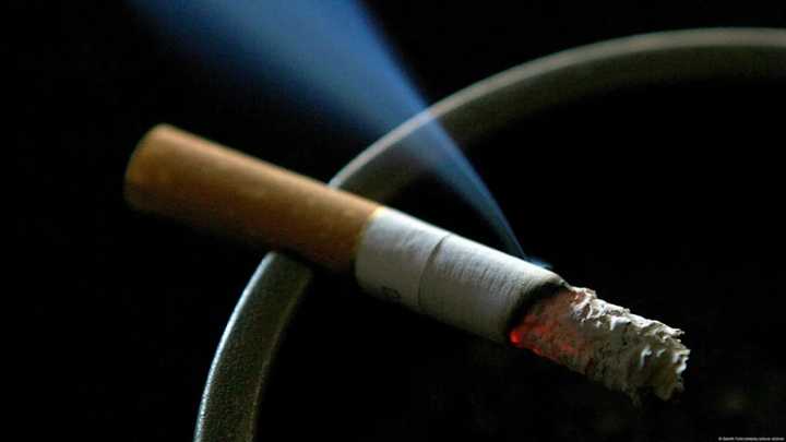 Dejar de fumar, incluso tarde, reduce el deterioro cognitivo y el riesgo de demencia