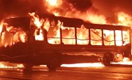 Rafael Castillo: feroz incendio en la empresa de colectivos La Cabaña
