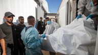 Israel devuelve otros 45 cadáveres de palestinos tras la entrega de cuerpos de rehenes