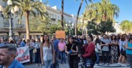 Manifestación en Cádiz por el cribado del cáncer de mama: "Bonilla dimisión, nos llevan al cajón"