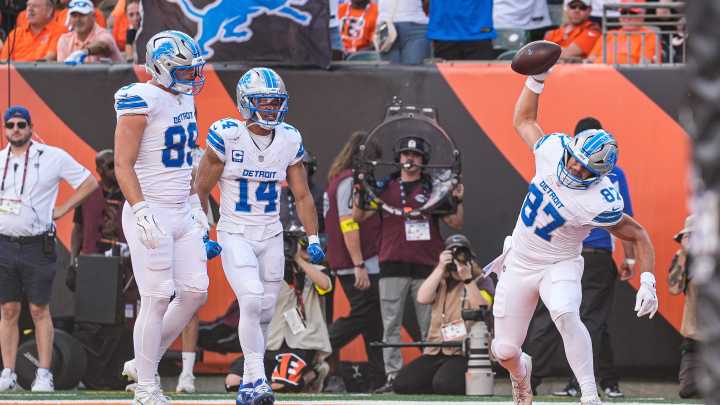 Lions cruise past Bengals, 37-24, behind 5 TDs, 3 INTs