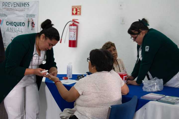 Vinculan comunidad y empresarios en GAM con feria de servicios de salud