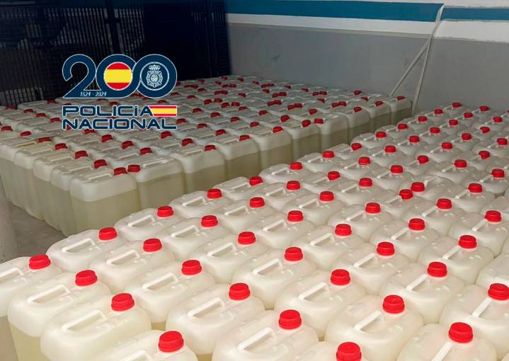 Intervienen 5.280 litros de gasolina en actuaciones contra el petaqueo a narcolanchas en Sanlúcar