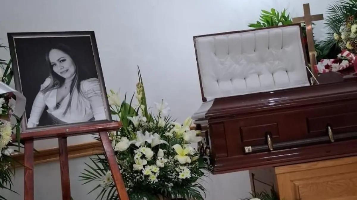 Vinculan a proceso a esposo de Karen Acuña por feminicidio