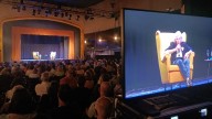 Manuela Carmena llena el Centro Cultural de Santa Brígida en la presentación de su libro