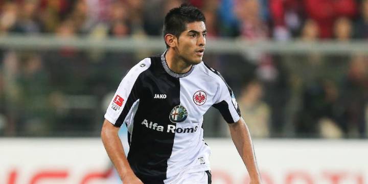 Carlos Zambrano se mantiene en la memoria de los aficionados del Eintracht Frankfurt: “Fue nuestro mejor defensa, lo amamos”