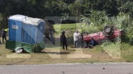 Tres lesionados en choque de dos camionetas