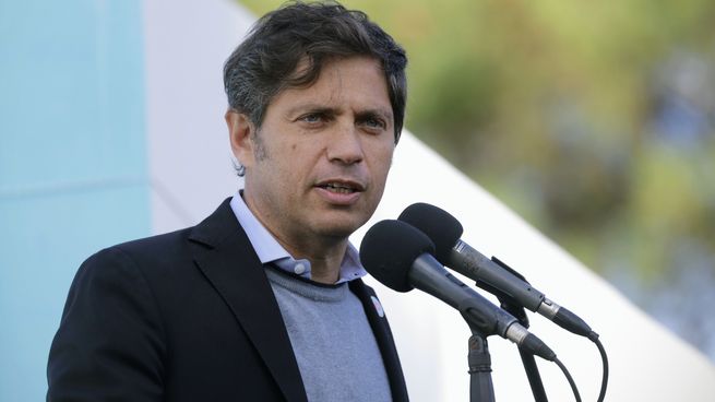 «Completamente por fuera de la realidad» | Kicillof criticó a Milei por el circo musical