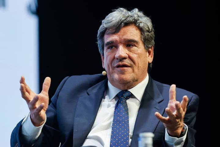 Escrivá llama a repensar la normativa de opas tras el fracaso del BBVA: “Ha sido demasiado largo”