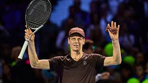 Sinner accede a semifinales en Viena; Zverev avanza sin jugar