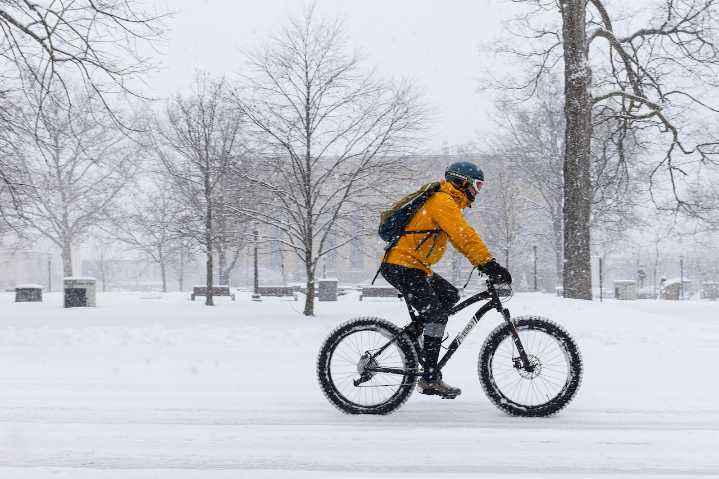 New Oshtemo Township ordinance requires property owners clear snow within 24 hours