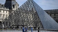 Louvre Museum in Paris shut after robbery today; cops rush to spot