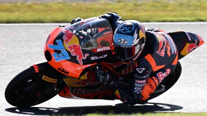 Valentín Perrone sufrió un impactante accidente en Moto3 y fue hospitalizado en Indonesia