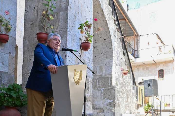 UCSM asegura que rector no recibió “remuneración” sino “retribución” y, por tanto, no incumplió Estatuto