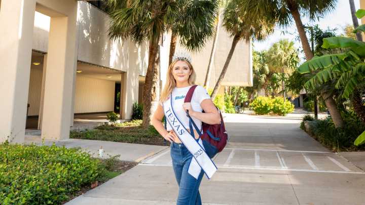 Corpus Christi pageant hopeful makes dyslexia her platform