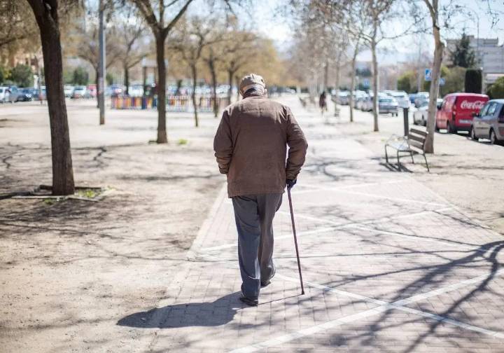 A sus 77 años, Ángel sigue trabajando: su pensión no cubre ni el alquiler
