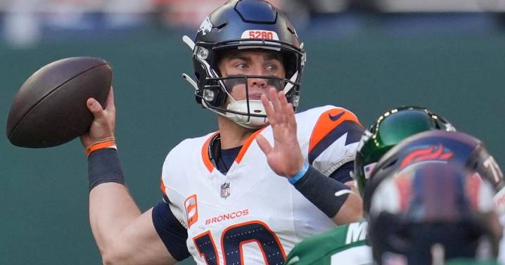 Broncos get 9 sacks, beat winless Jets in London