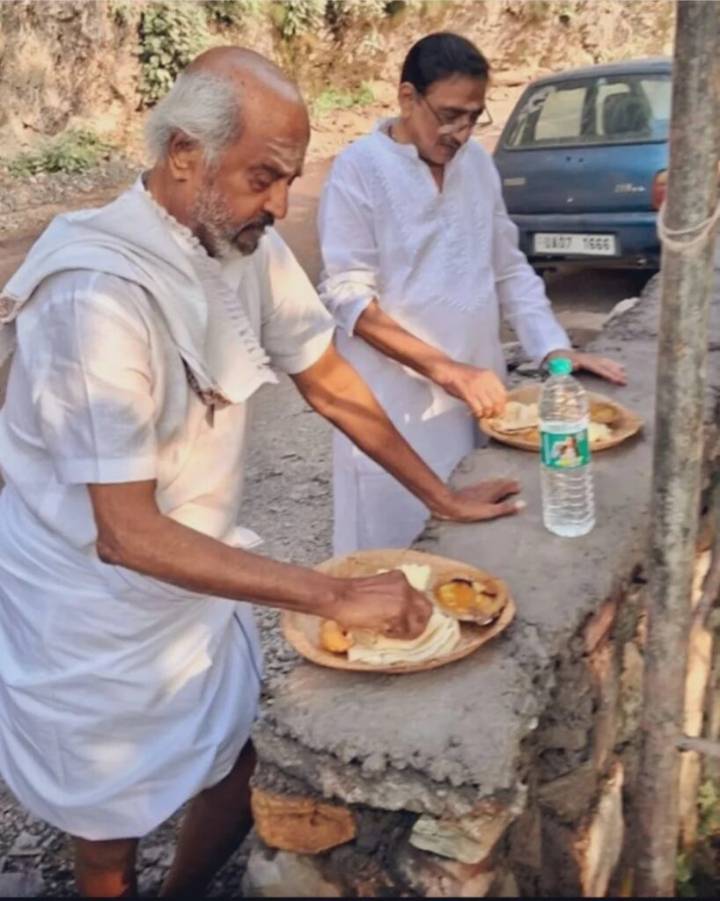 Viral Pics: Rajinikanth’s Spiritual Journey With Close Friends