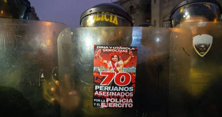 Más de cien heridos, incluidos 80 policías, dejan las protestas en Lima, Perú