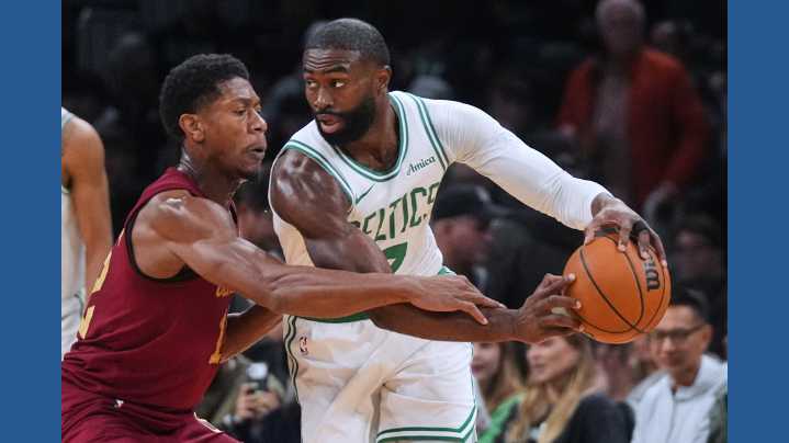 Jaylen Brown scores 30 as Boston Celtics snap Cleveland Cavaliers' win streak