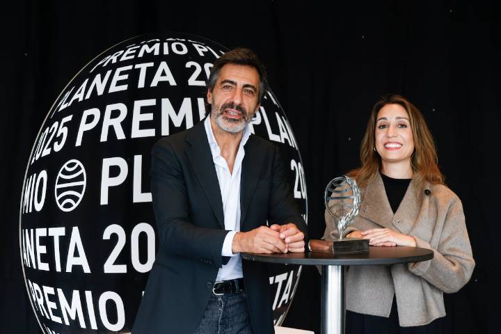 El premio Planeta no toca precisamente el arpa